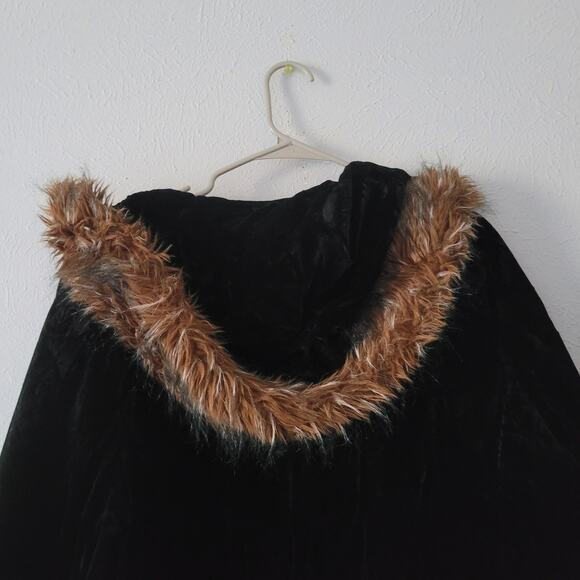 Lauren Ralph Lauren Silk  Velvet Puffer Jacket with faux fur around hood - Picture 8 of 11